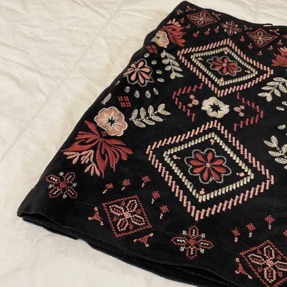 ANDREE BY UNIT Black and Pink Floral Mini Skirt - Picture 8 of 10